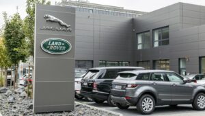 C’est inédit : le Royaume-Uni prête 1,5 milliard à Jaguar Land Rover, paralysée par une cyberattaque