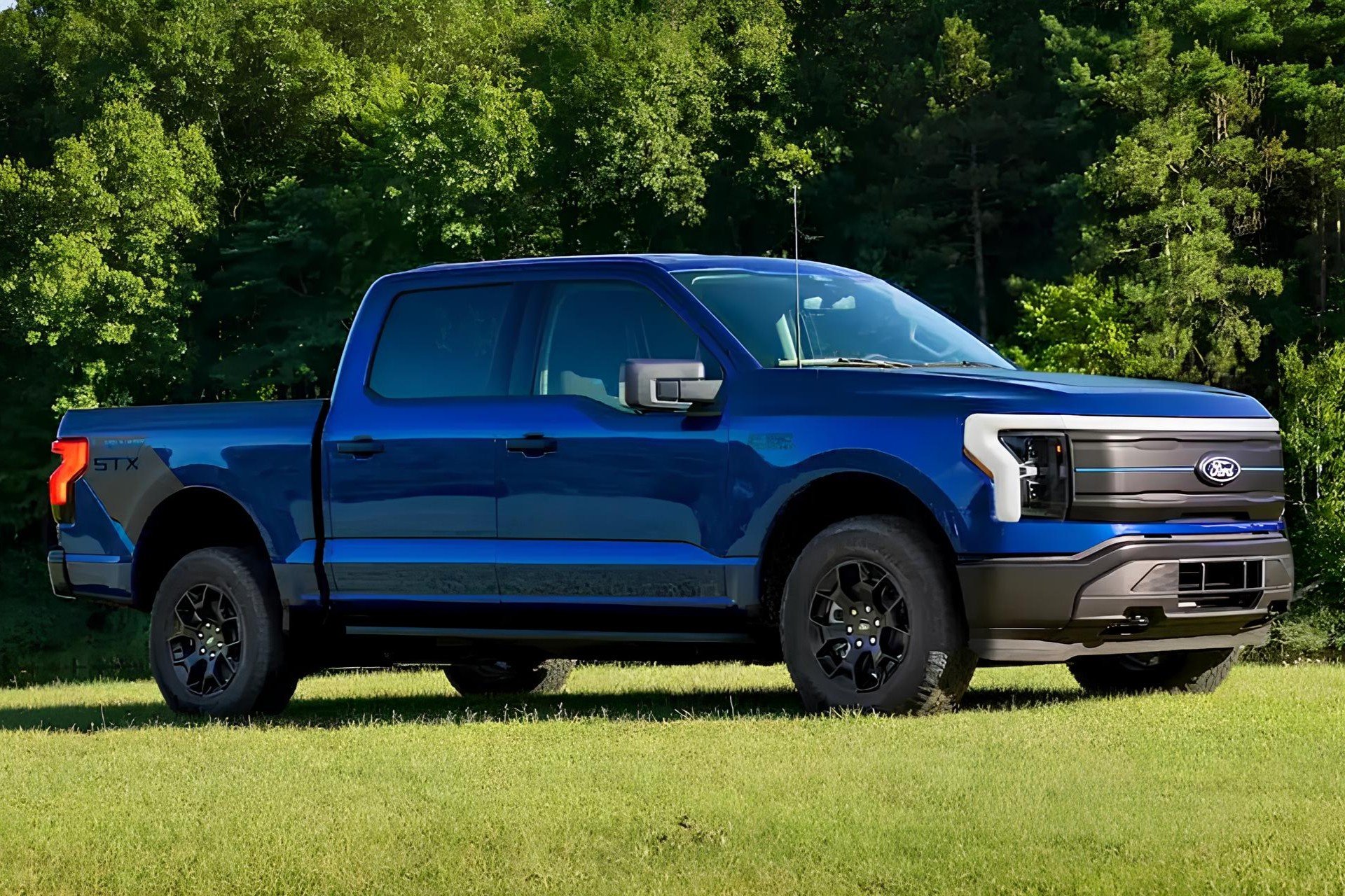 Ce choc ! Le patron de Ford capitule devant la domination incroyable de Tesla et de la Chine 2 F 150 Lightning