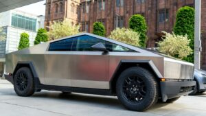 Cybertruck : la benne à ordures futuriste de Tesla dont plus personne ne veut