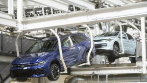 Volkswagen contraint de stopper la production de la Golf à cause de la crise des semi-conducteurs