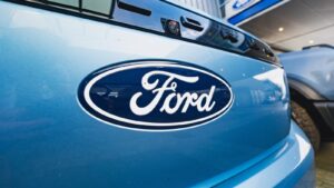 « Choqué » : le patron de Ford s’incline face à la toute-puissance de Tesla et de la Chine dans l’automobile électrique