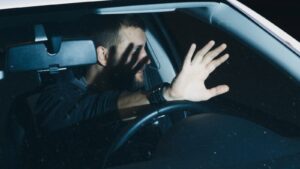 « Je ne vois plus la route » : les phares des voitures seraient devenus trop dangereux