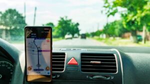 Saviez-vous que Waze pouvait vraiment signaler les radars ? Voici comment activer la détection