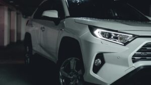 Voici la voiture la plus vendue au monde en 2025 : ce n’est ni une Tesla, ni une BYD, ni même une électrique