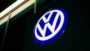 Après 3 ans de silence, Volkswagen va produire ses propres puces en Chine