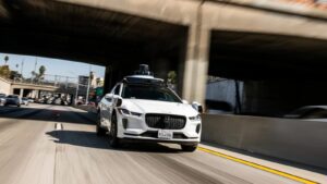 Première sur les autoroutes : les voitures autonomes de Waymo rejoignent les voies rapides