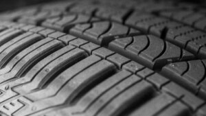 Bridgestone, Michelin et Pirelli poursuivis aux États-Unis : un additif de leurs pneus accusé de décimer les populations de saumons