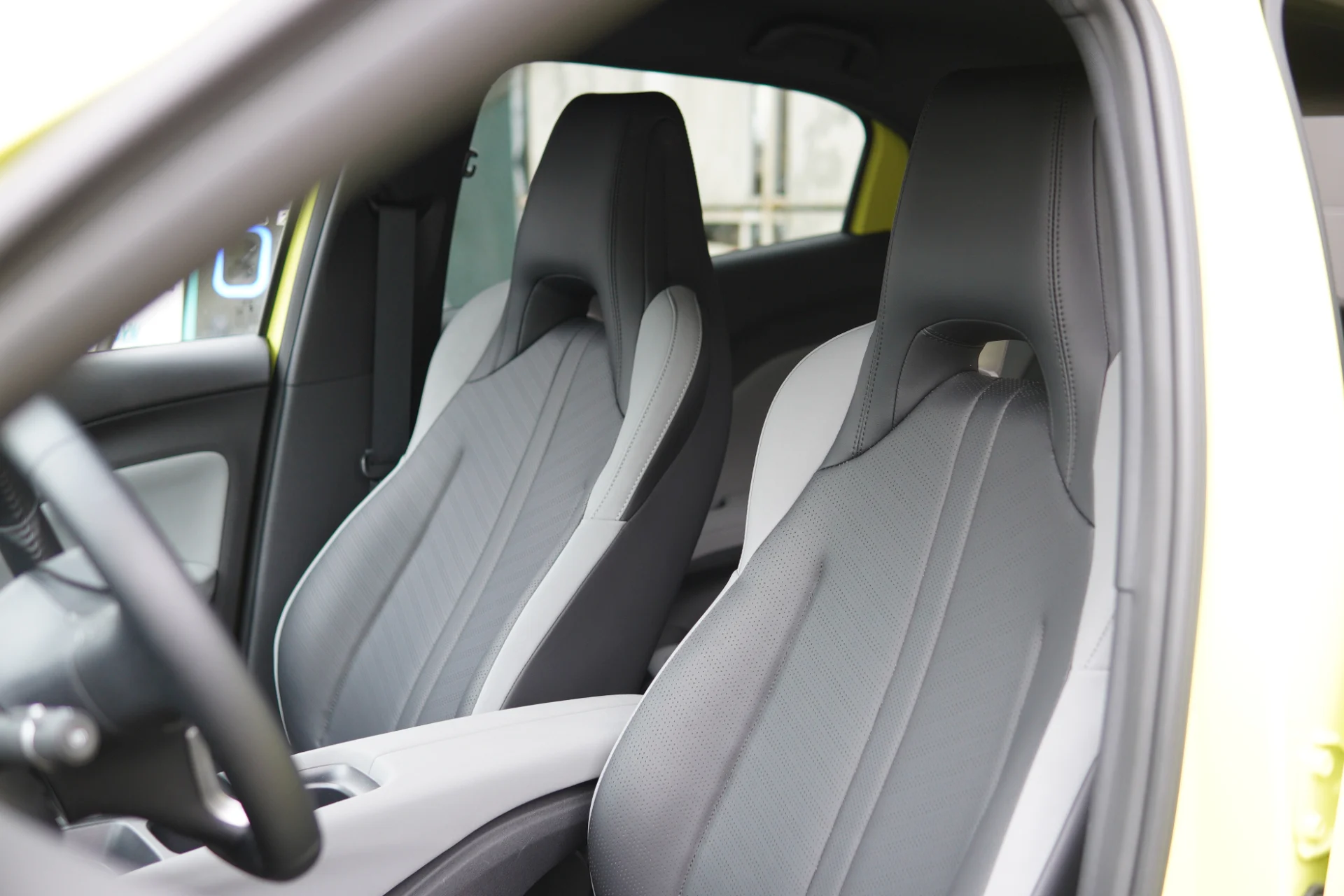 Ce fabuleux BYD Dolphin Surf à prix cassé grâce au bonus écologique ! Ne ratez pas ça ! 4 Byd Dolphin Surf Essai Sieges Avant