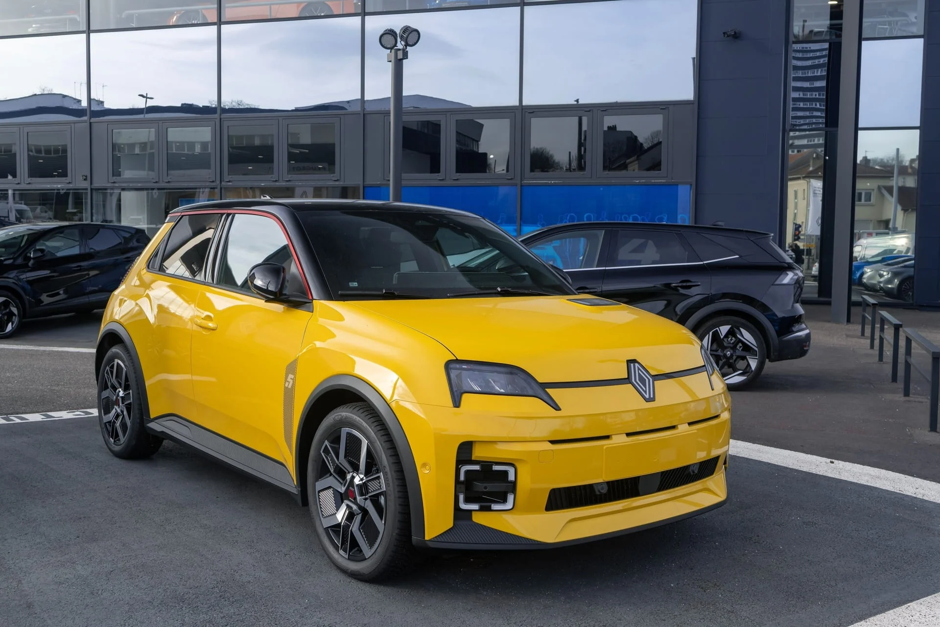 Ce combat désespéré de Renault pour sauver l'auto européenne face à la Chine ! 2 Renault R5 E Tech (1)