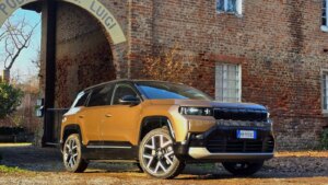 Essai Jeep Compass électrique : il est prêt pour l’aventure, mais il faudra payer pour ne pas se perdre