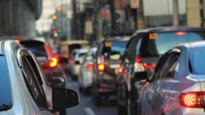 « J’ai vu une voiture en panne et le piège s’est refermé » : c’est quoi l’arnaque à l’or qui fait un carnage en France ?