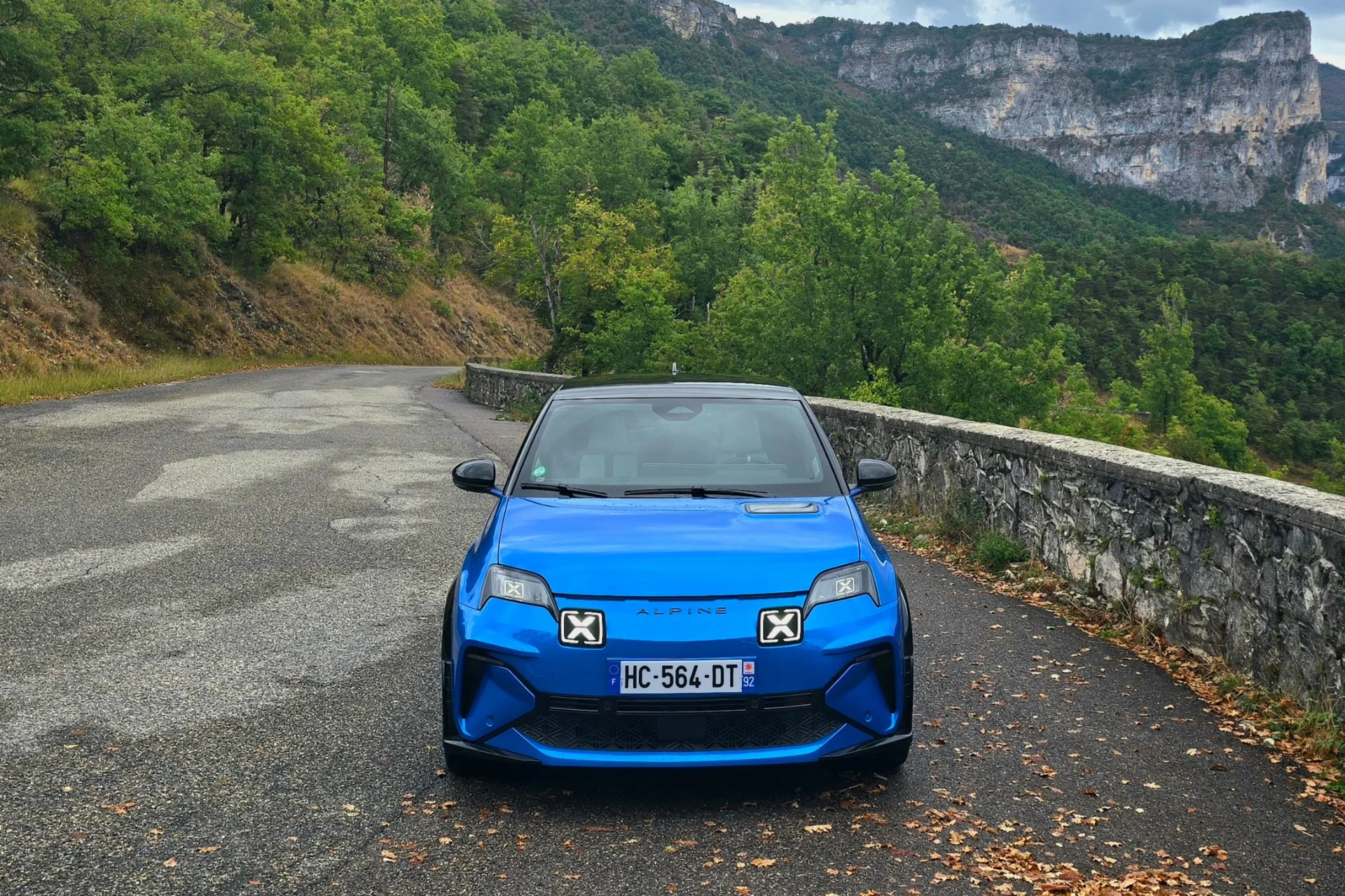 Ce symbole puissant de la France : Macron tacle Trump avec l’Alpine A290 ! 1 Alpine A290 (16)