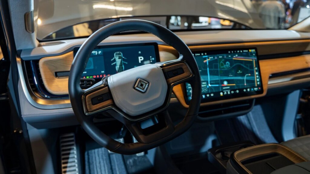 Ce grand investissement d'Uber dans un concurrent de Tesla promet 50 000 robotaxis ! 21 Uber investit dans un concurrent de Tesla pour déployer jusqu’à 50 000 robotaxis