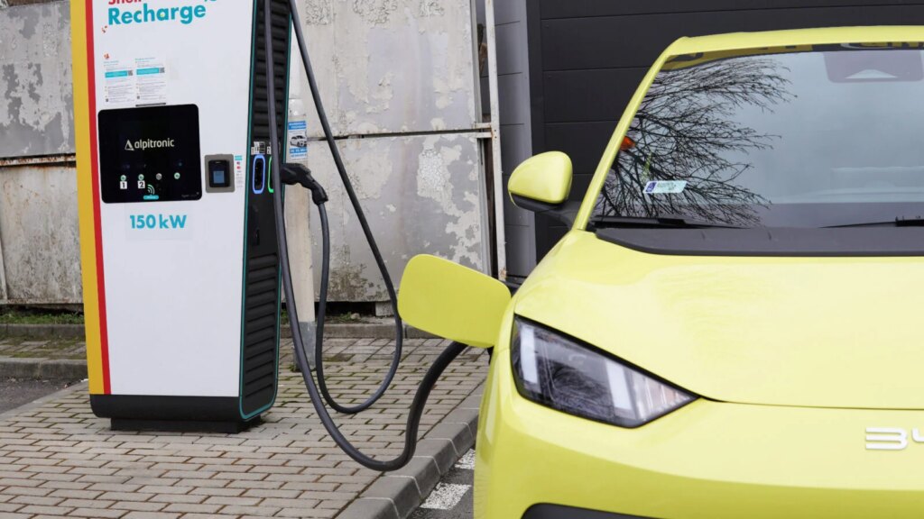 Cette guerre en Iran provoque une explosion des ventes de voitures électriques d’occasion en Europe ! 23 Conséquence prévisible de la guerre en Iran : les ventes de voitures électriques d’occasion s’envolent en Europe