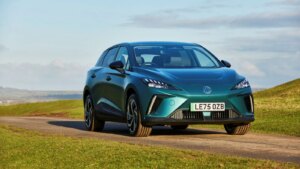 Les prix de la nouvelle MG4 dévoilés en France : elle offre le bonus écologique pour tous (6 000 euros)