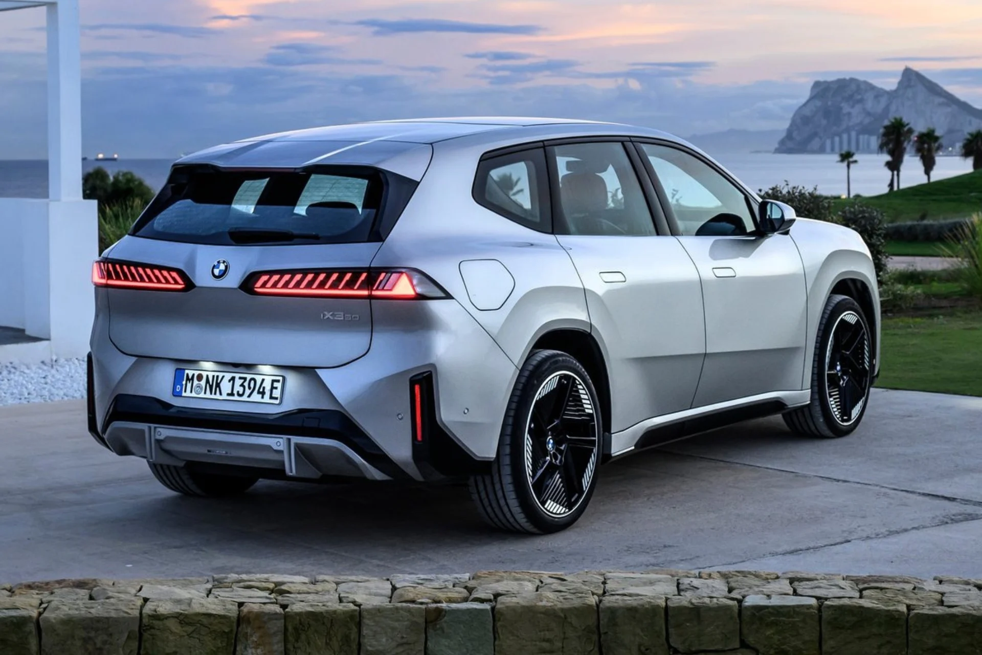 Cette BMW iX3 mystifie : 805 km d'autonomie et recharge éclair pour surpasser le Tesla Model Y ! 1 Bmw Ix3 (2)