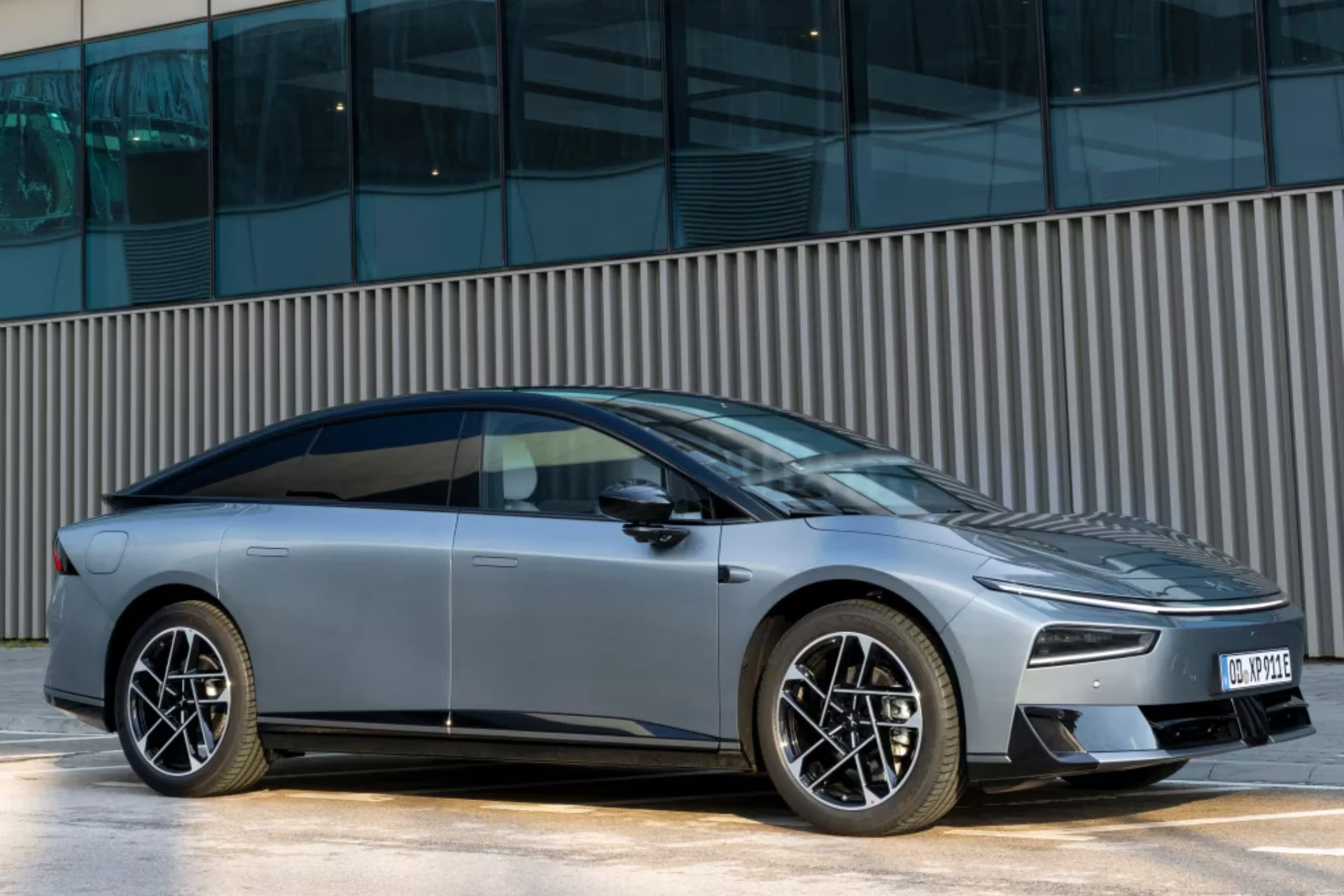 Cette incroyable berline Xpeng P7+ : recharge en 12 minutes et bat la concurrence sous 46 000 € ! 1 Xpeng P7+ (5)