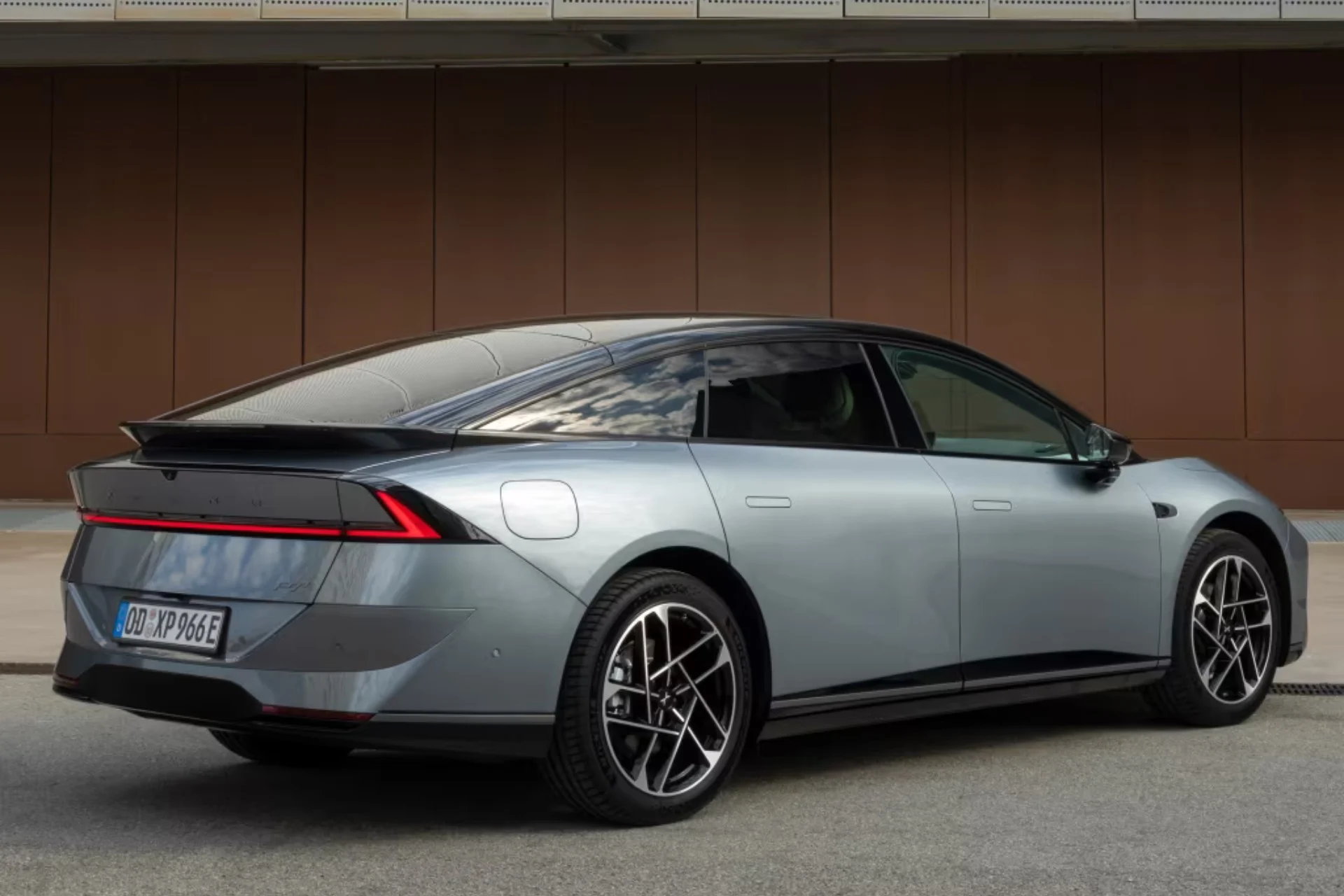 Cette incroyable berline Xpeng P7+ : recharge en 12 minutes et bat la concurrence sous 46 000 € ! 2 Xpeng P7+ (2)