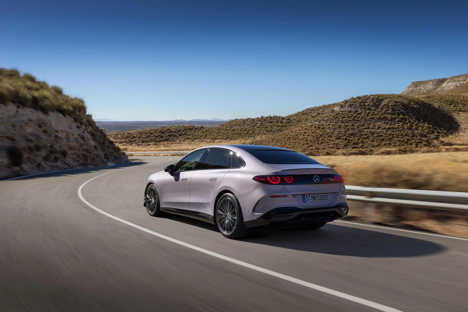 Cette incroyable nouvelle Classe C de Mercedes va bouleverser 50 ans de traditions ! 1 Mercedes Classe C EV 2