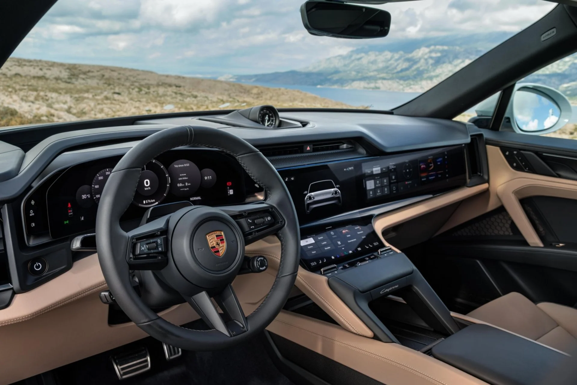 Cette incroyable Porsche Cayenne Coupé électrique : un monstre à 0-100 km/h en 2,5 sec ! 2 Porsche Cayenne Interieur