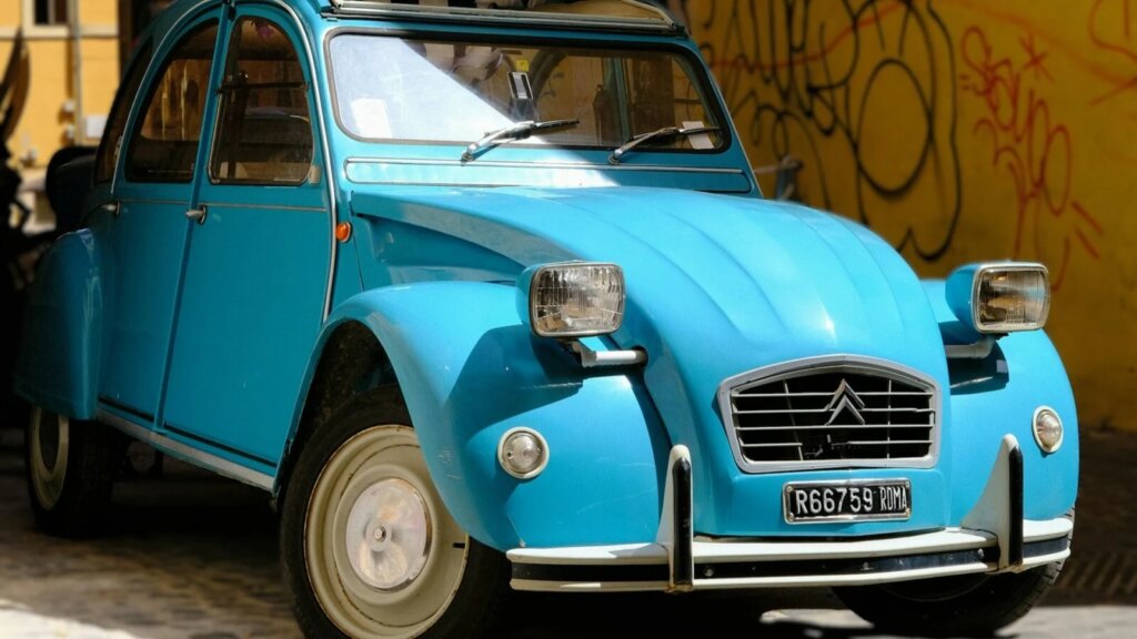 Cette incroyable 2CV électrique à moins de 15 000 euros va révolutionner l'Europe ! 1 Citroën veut faire revivre la 2CV : une voiture électrique à moins de 15 000 euros pour conquérir le marché européen