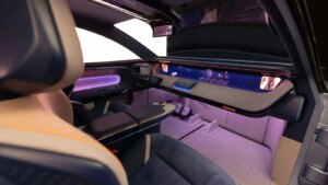 C’est fini : le géant français qui fabrique l’intérieur de millions de voitures vend son activité