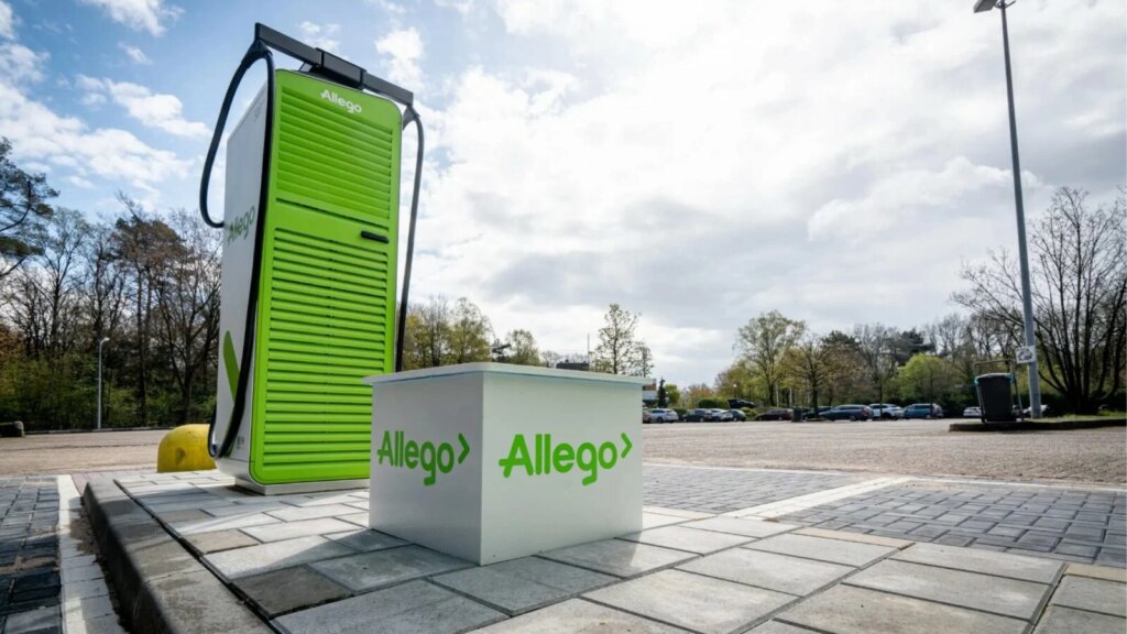 Cette incroyable application va révolutionner votre recharge de véhicule électrique en France ! 4 Avec cette nouvelle application, vous pouvez recharger votre véhicule électrique partout en France sans aucune commission !