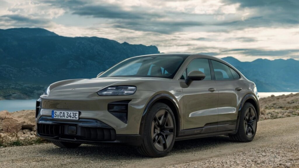 Cette incroyable Porsche Cayenne Coupé électrique : un monstre à 0-100 km/h en 2,5 sec ! 7 Porsche décline son Cayenne Coupé en électrique : un monstre qui passe de 0 à 100 km/h en 2,5 secondes