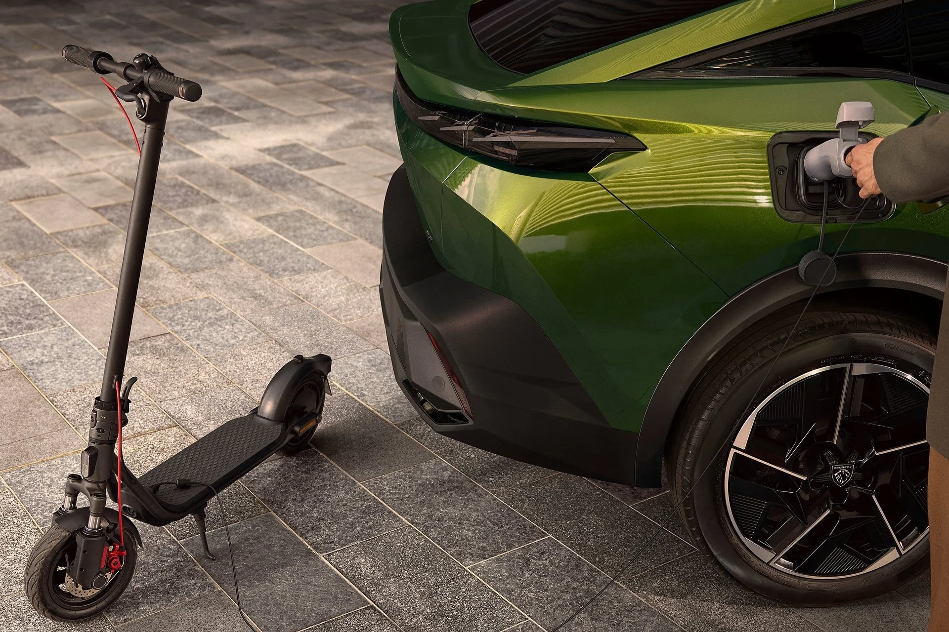 Peugeot e-408 : ce design incroyable peut-il défier Tesla et Xpeng avec 213 ch seulement ? 3 Peugeot 408 (1)