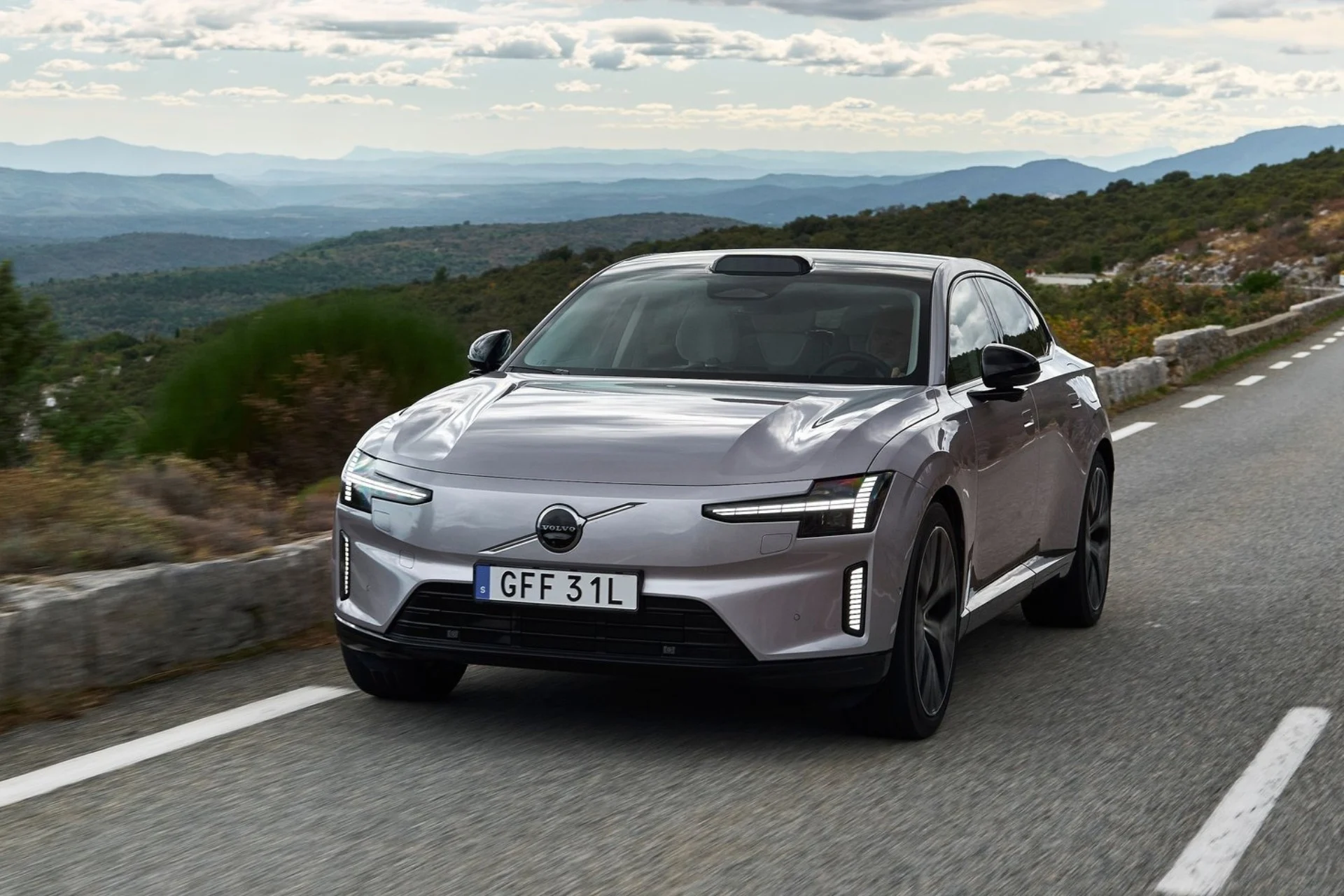 Cette Volvo ES90 révolutionnaire : recharge record en 22 minutes et 692 km d'autonomie ! 1 Volvo Es90 (2)