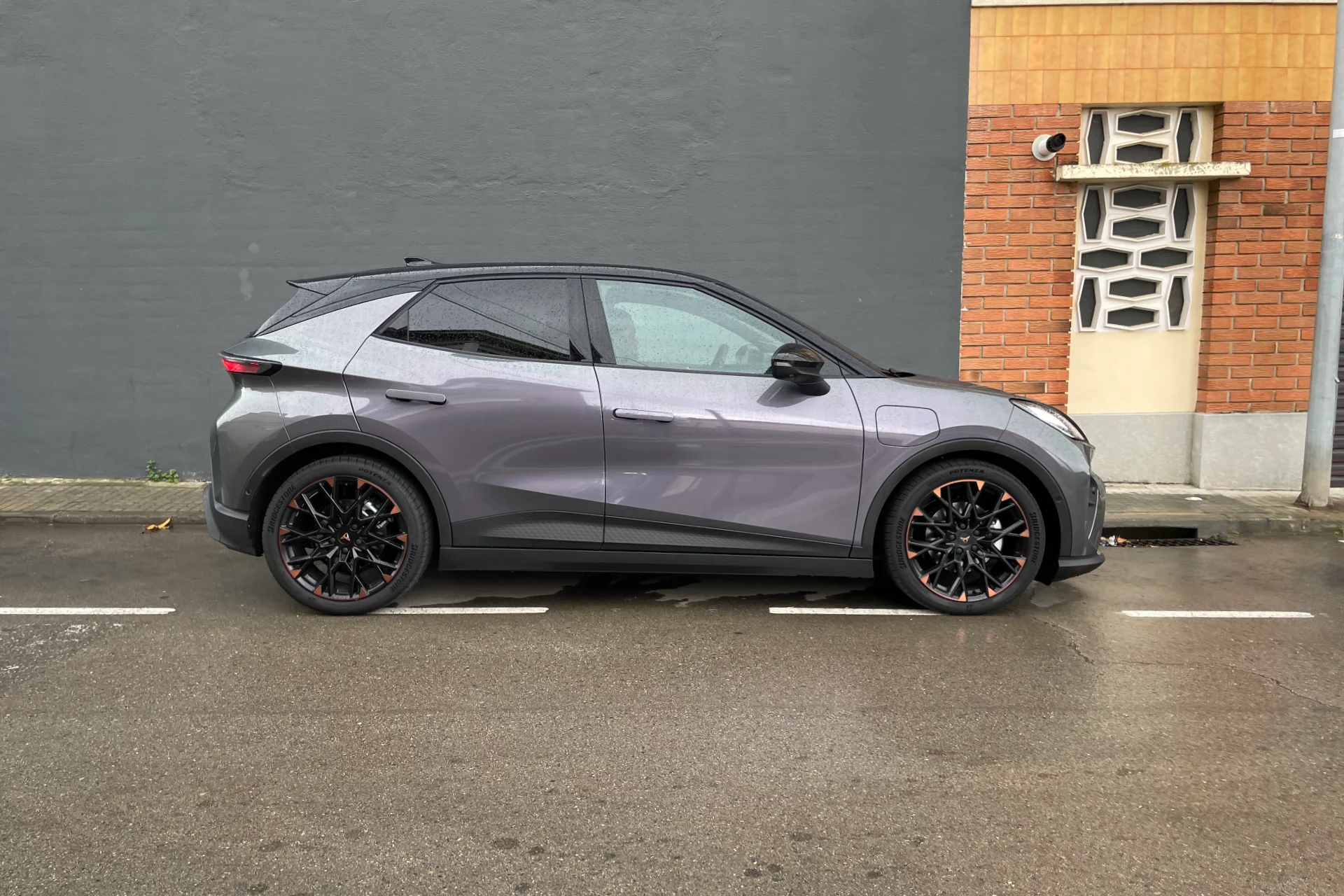 Cette citadine électrique Cupra Raval VZ : la petite bombe incontournable à prix canon ! 3 Essai Cupra Raval Vz 2026 Coloris Plasma