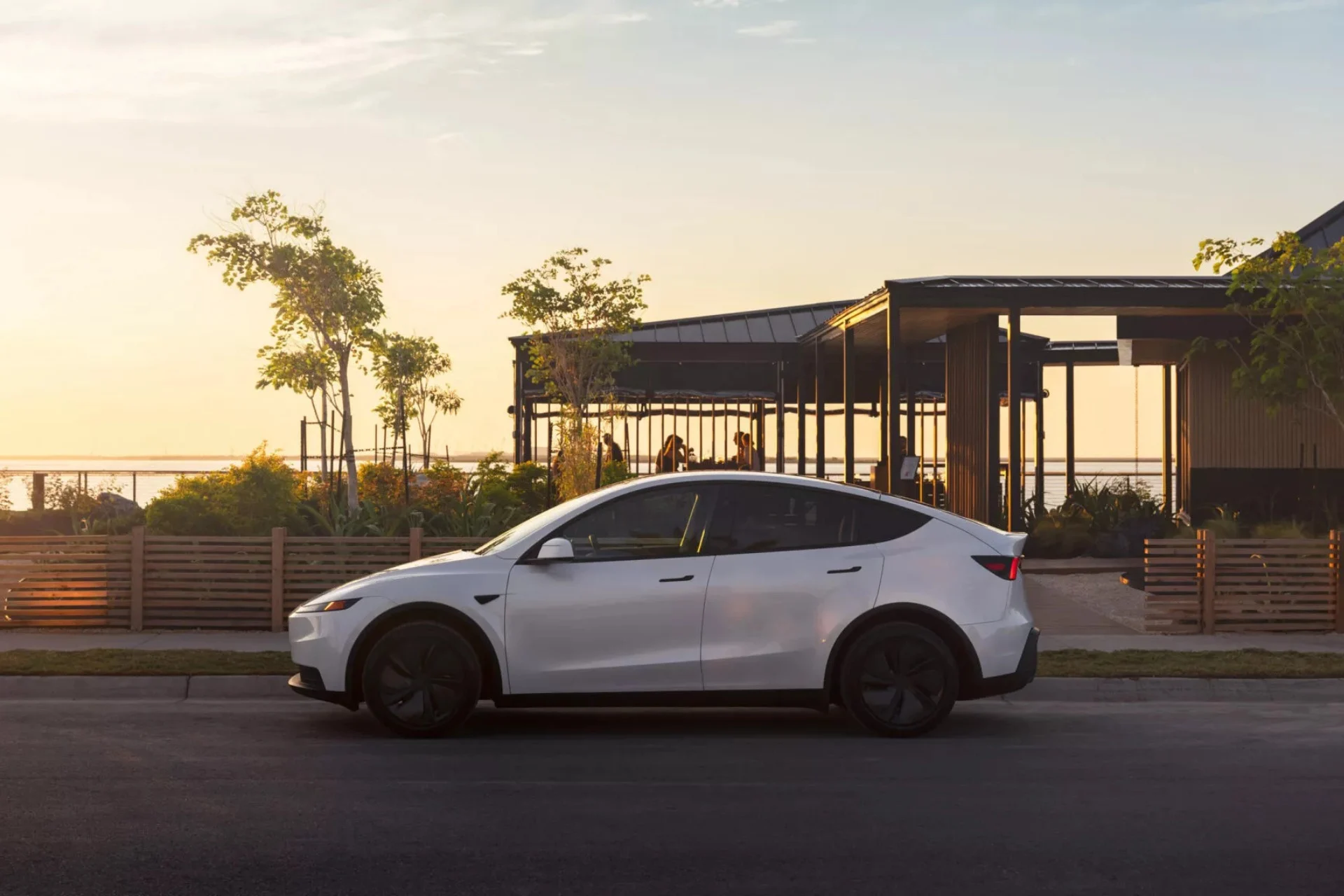 Cette incroyable avancée du FSD de Tesla va bouleverser la Belgique ! Ne manquez pas ça ! 2 Tesla Standard (3)