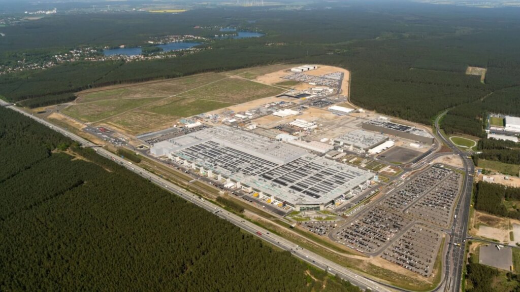 Ces ventes incroyables de Tesla en Europe : production à pleine vitesse près de Strasbourg ! 1 Les ventes de Tesla décollent en Europe, le constructeur accélère sa production à 774 km de Strasbourg