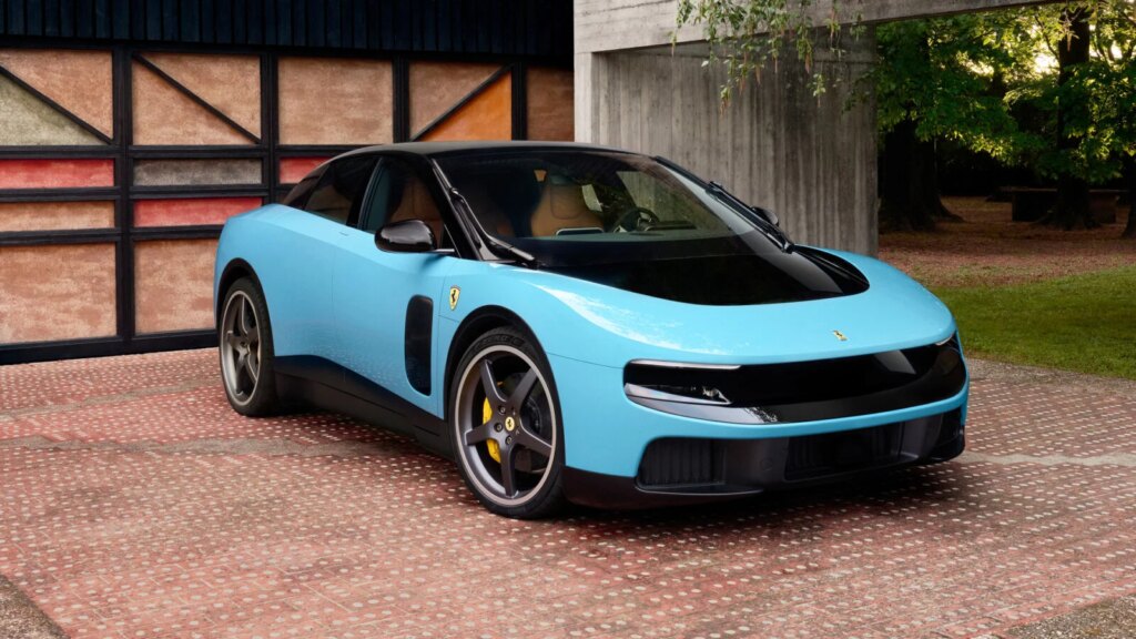 Cette célèbre banque sauve Ferrari : découvrez la vérité derrière les critiques ! 1 « C’est exagéré » : une célèbre banque défend Ferrari victime d’une avalanche de critiques depuis la sortie de sa voiture électrique