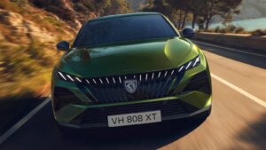 Peugeot e-408 : le plus beau design français peut-il vraiment faire trembler Tesla et Xpeng avec seulement 213 ch ?