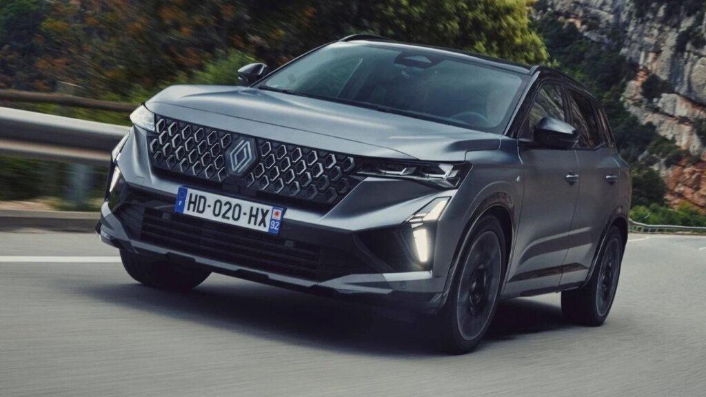 Ce Renault Austral hybride, avec seulement 4,7 l/100 km, dépasse le Peugeot 3008 ! Découvrez pourquoi ! 1 Renault Austral hybride : avec 4,7 l/100 km et 200 ch, il donne une vraie leçon au Peugeot 3008