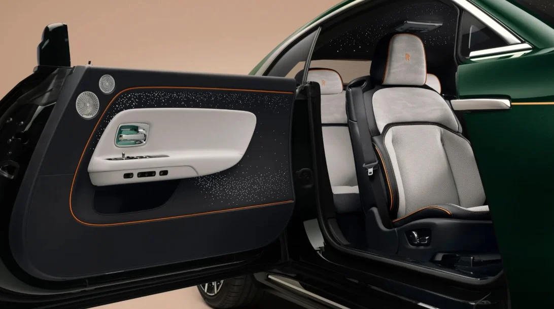 Cette Rolls Royce Spectre « Phase II » dépasse déjà la Ferrari Luce, découvrez pourquoi ! 2 Habitacle Rolls Royce Spectre
