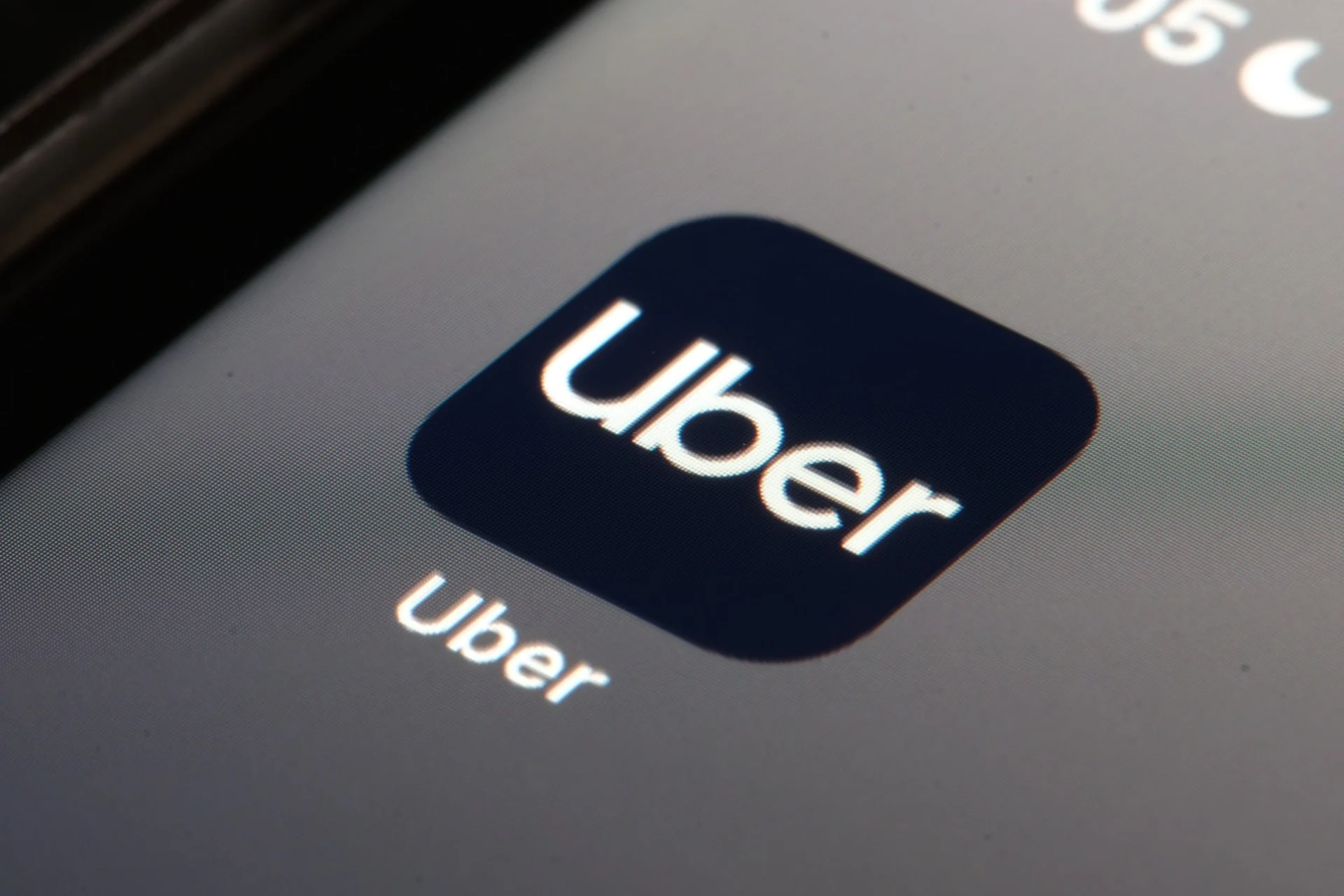 Ces robotaxis arrivent enfin en France ! Découvrez ce service révolutionnaire d'Uber ! 1 Uber Application Logo Min