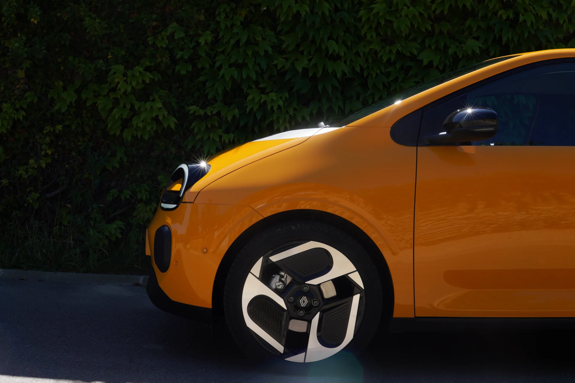 Cette Renault Twingo électrique 2026 : le défi ultime pour la vraie vie ! Découvrez pourquoi ! 1 Essai Renault Twingo Electrique 2026 E Tech Jantes 18