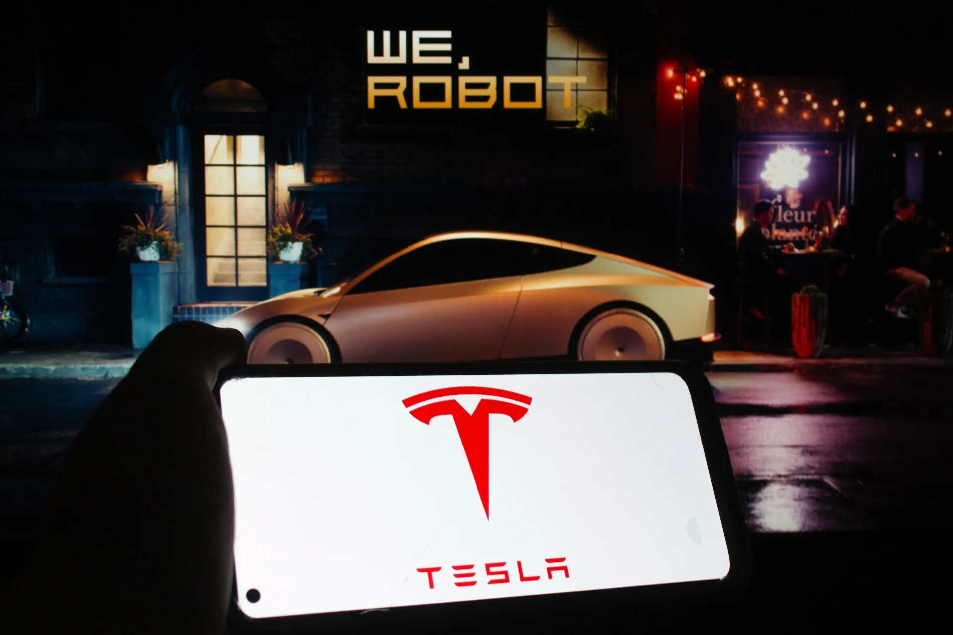 Cette promesse d'Elon Musk : le robotaxi, une révolution ou la plus grande arnaque ? 2 Tesla Robotaxis