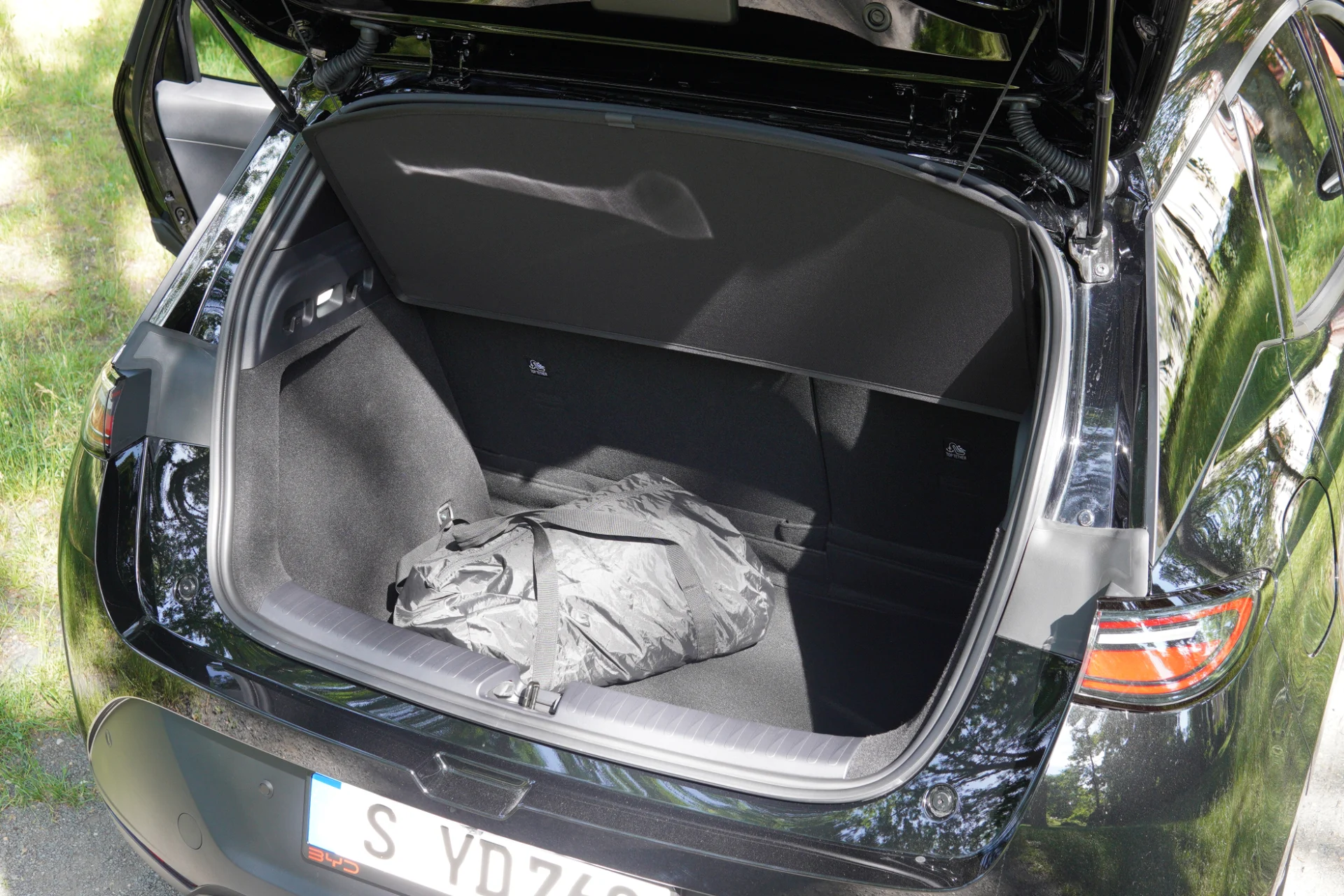 Cette voiture révolutionnaire peut-elle surpasser la Renault Clio ? Découvrez-le ! 2 Byd Dolphin G Photo Essai 2026 Coffre