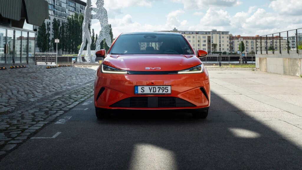 Ces incroyables prix et finitions de la citadine hybride Dolphin G qui va vous surprendre ! 1 Dolphin G : BYD dévoile les prix, finitions et moteurs de sa première citadine hybride (avec 1000 km d’autonomie)