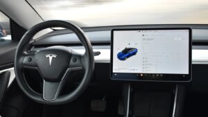 Elon Musk promettait une révolution avec ses robotaxis, la réalité se rapproche d’une imposture…
