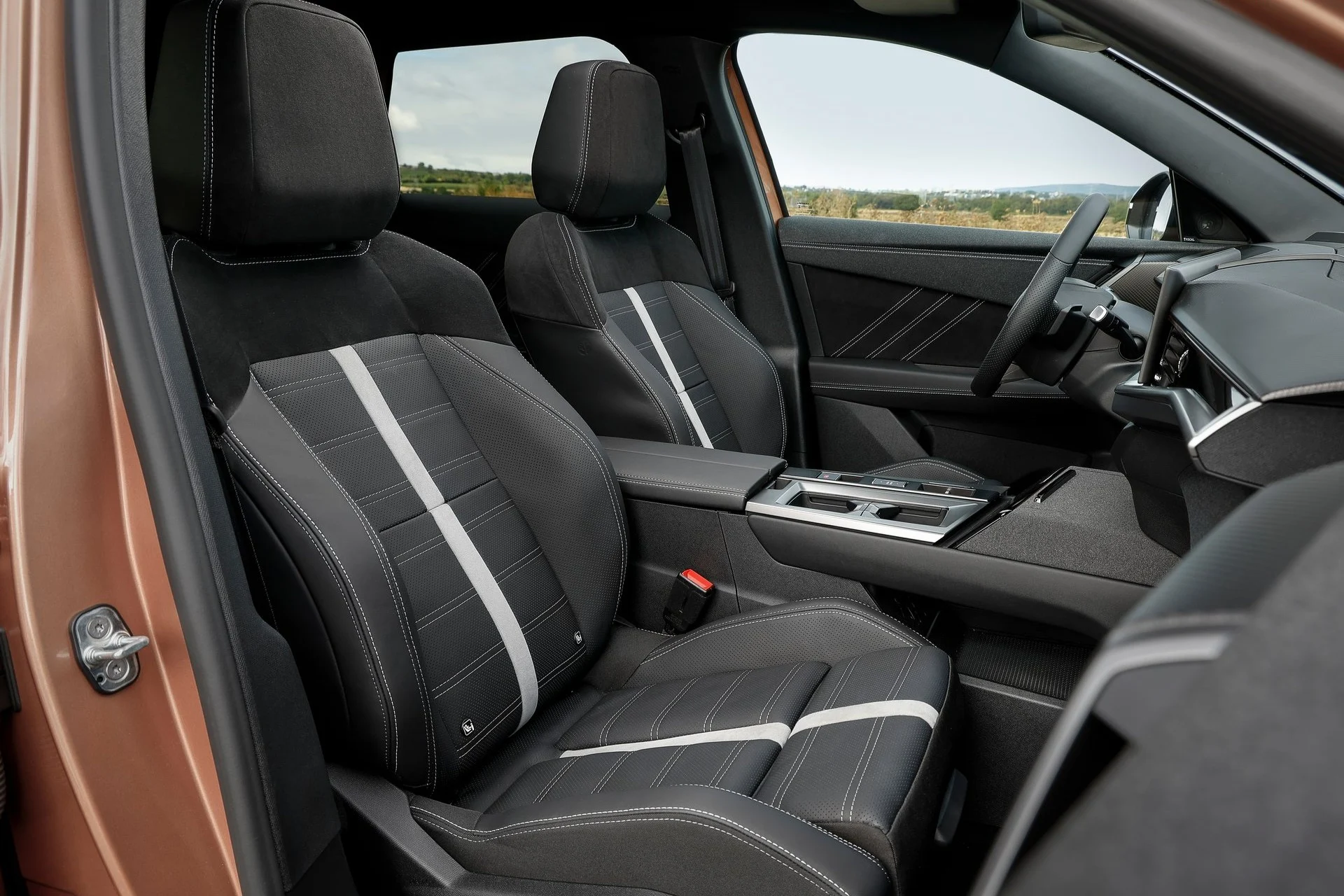 Ces 325 ch et ces feux incroyables : l’Opel Grandland écrase enfin le Peugeot 3008 ! 3 Opel Grandland (2)