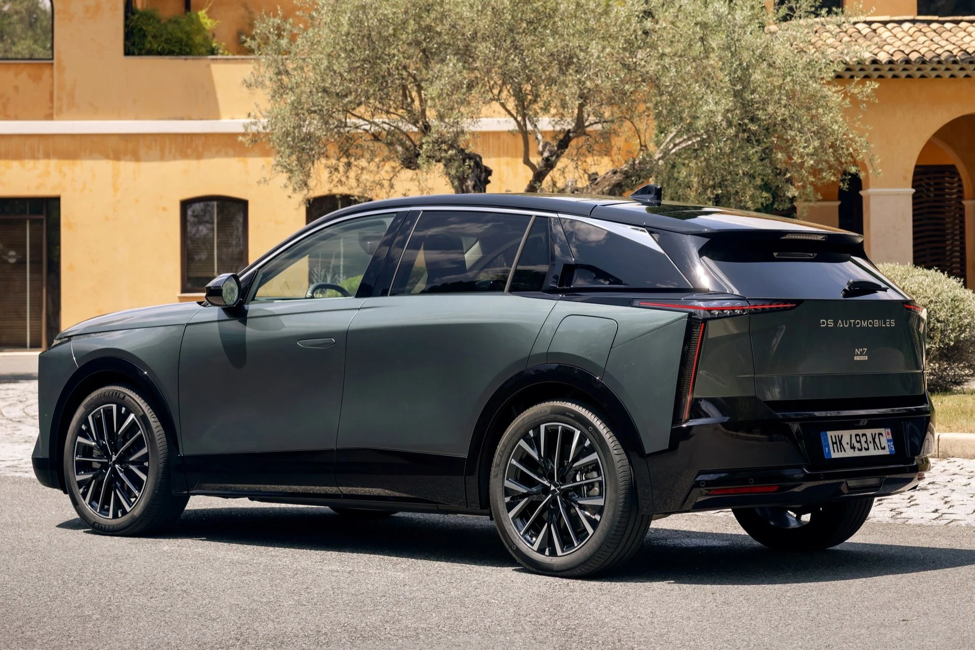 Ce SUV français incroyable va-t-il enfin battre les puissantes allemandes ? 1 Ds N7 (1)
