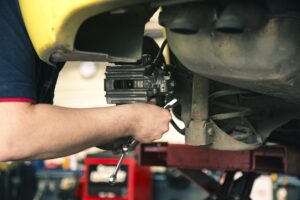 Comment réduire la facture d'entretien de sa voiture en 2026 1 guido1982 mechanic 1696914 640
