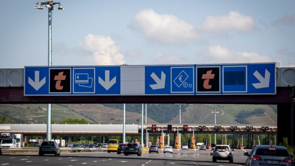 Ce péage gratuit pendant 6 mois : découvrez l'astuce incroyable de cette famille audacieuse ! 77 Péage gratuit pendant 6 mois : l’astuce (très) culottée de cette famille pour ne jamais payer l’autoroute