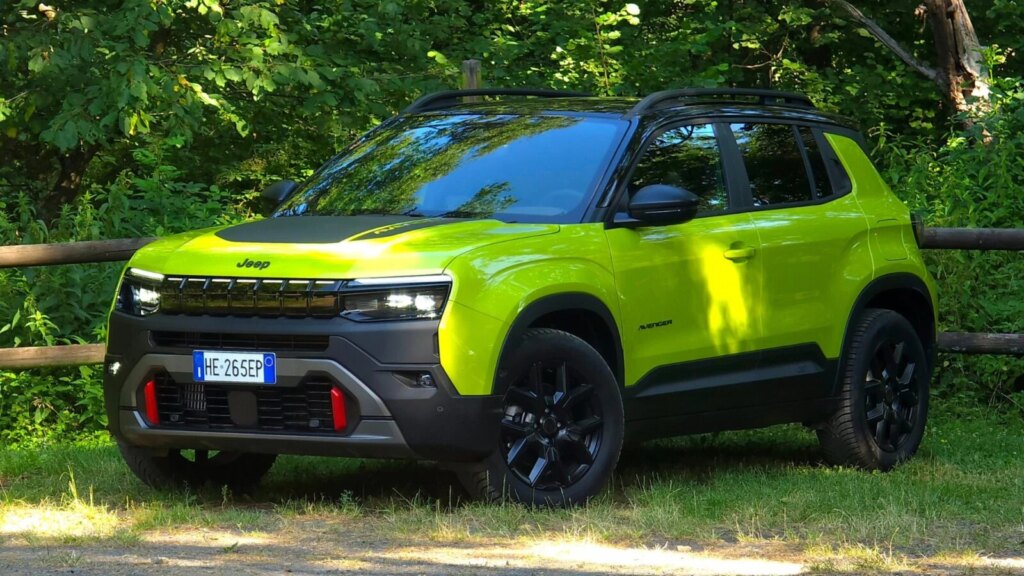 Ce petit 4x4 hybride à 3 € : le Jeep Avenger peut-il détrôner le Dacia Duster ? 1 J’ai testé le Jeep Avenger : pour 3 €, que vaut ce petit 4×4 hybride face au Dacia Duster ?