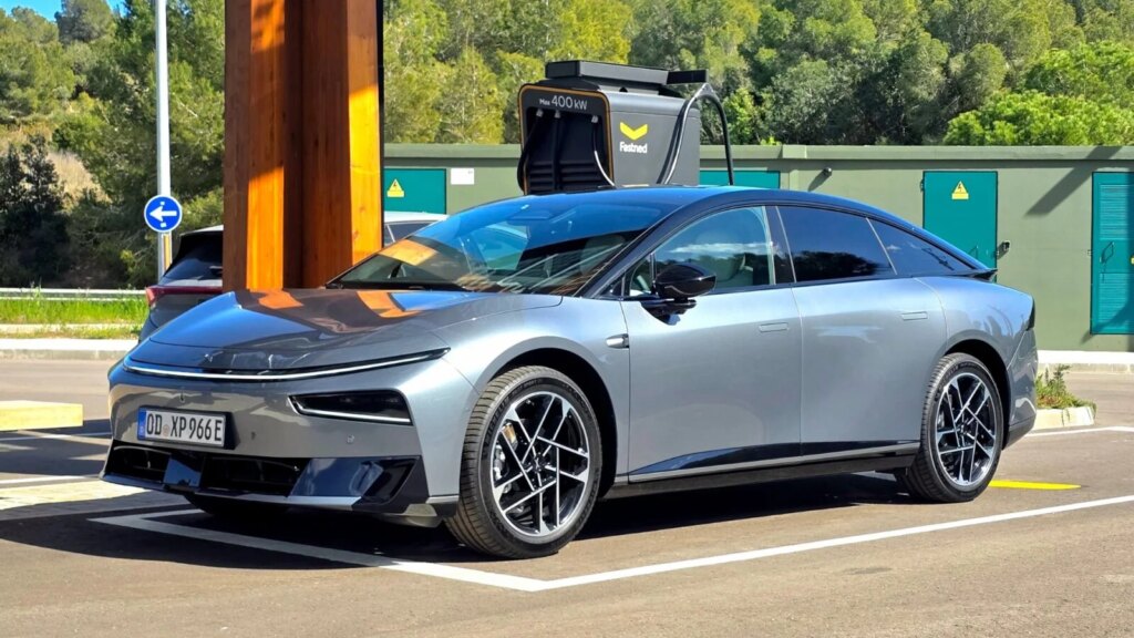 Cette marque chinoise fait sensation en France avec sa 6 000ᵉ voiture : découvrez-la maintenant! 1 Arrivée en France il y a 2 ans, cette marque chinoise vient de livrer sa 6 000ᵉ voiture