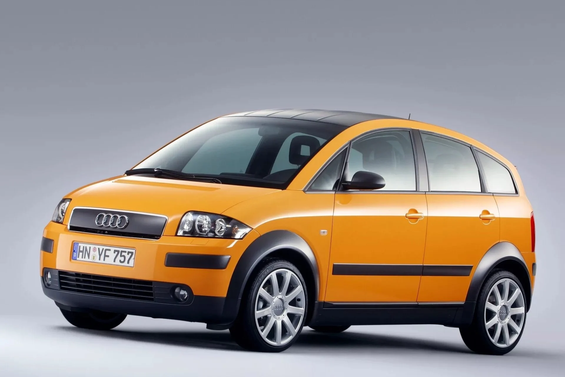Cette Audi A2 e-tron revient après 26 ans : découvrez son prix choquant et ses performances incroyables ! 1 Audi A2 1999